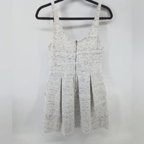 Aritzia Wilfred Paradox Heather White Black Mini Skater Dress Pleated 6 - Picture 7 of 13